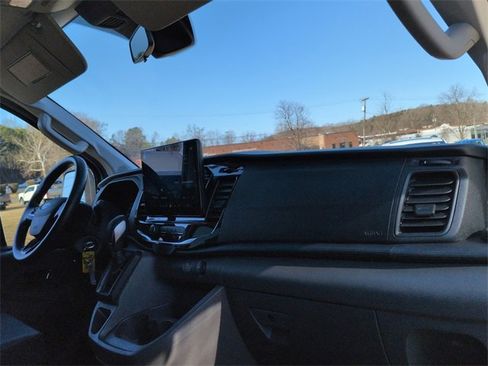 Used 2024 Ford Transit 350 XLT image 33