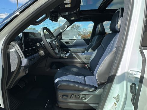 New 2026 INFINITI QX80 4WD image 7