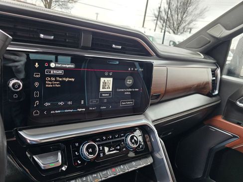 Used 2024 GMC Sierra 2500 Denali Ultimate image 26