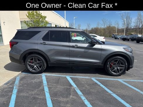 Used 2025 Ford Explorer ST-Line w/ ST-Line Street Pack AWD/4WD image 3