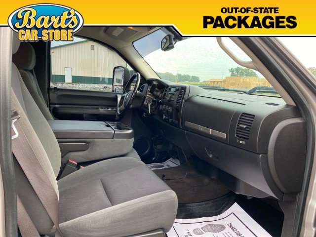 Used 2009 Chevrolet Silverado 2500 LT w/ Snow Plow Prep Package AWD/4WD image 9
