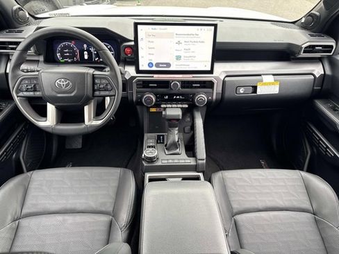Used 2025 Toyota 4Runner TRD Off-Road Premium image 24