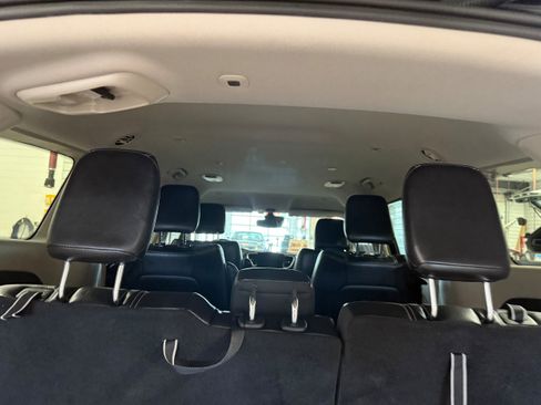 Used 2022 Chrysler Pacifica Touring-L image 26