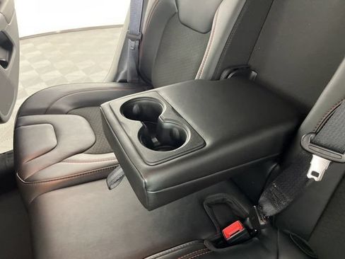 Used 2022 Jeep Cherokee Trailhawk w/ Comfort/Convenience Group AWD/4WD image 44