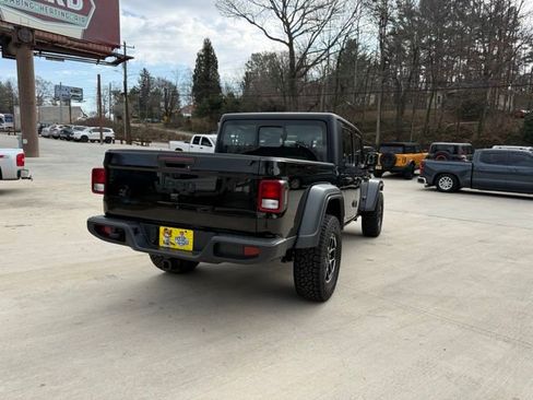 Used 2024 Jeep Gladiator Sport image 5