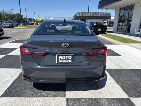 Used 2025 Toyota Camry XLE FWD image 4