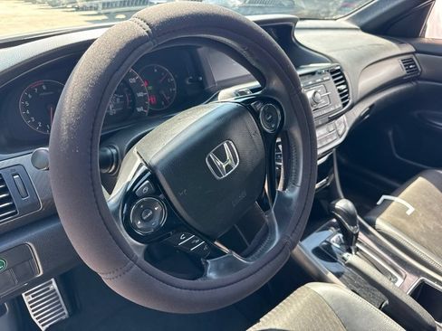 Used 2017 Honda Accord Sport image 9