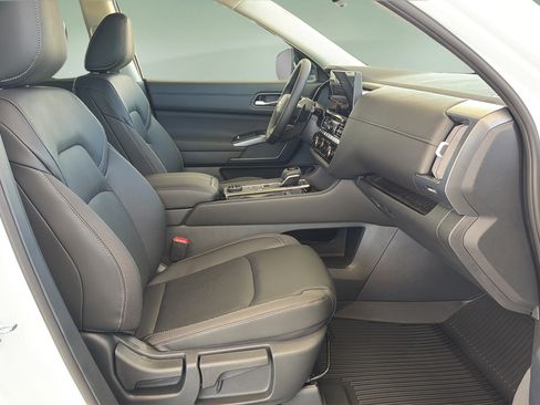 New 2026 Nissan Pathfinder SL AWD/4WD image 10