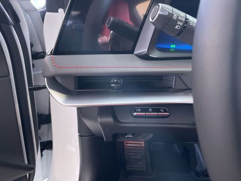 New 2026 Chevrolet Corvette Stingray Coupe w/ Battery Protection Package image 18