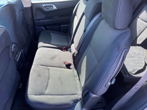 Used 2017 Nissan Pathfinder SV w/ Trailer Tow Package image 10