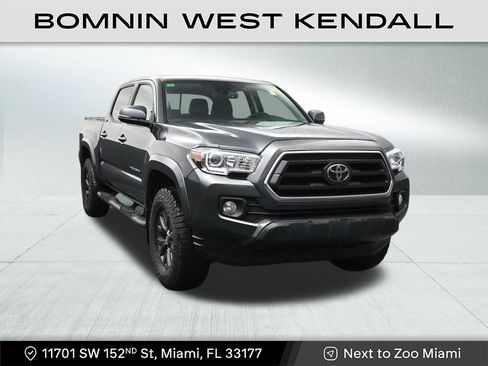 Used 2022 Toyota Tacoma SR5 w/ Technology Package image 7