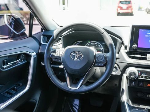 Used 2023 Toyota RAV4 XLE Premium AWD/4WD image 15
