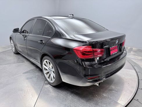 Used 2018 BMW 320i xDrive Sedan AWD/4WD image 7