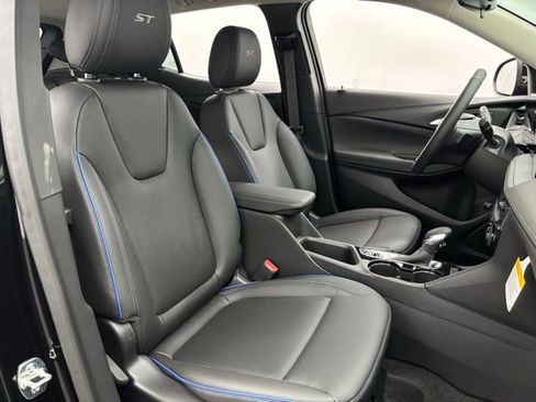 New 2026 Buick Encore GX Sport Touring w/ Advanced Technology Package image 32