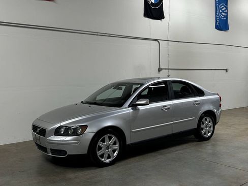 Used 2005 Volvo S40 T5 FWD image 4