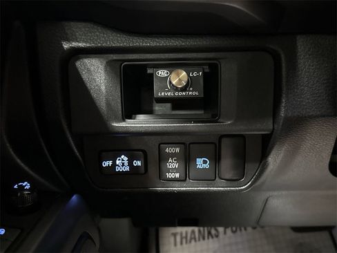 Used 2019 Toyota Tacoma SR5 image 17