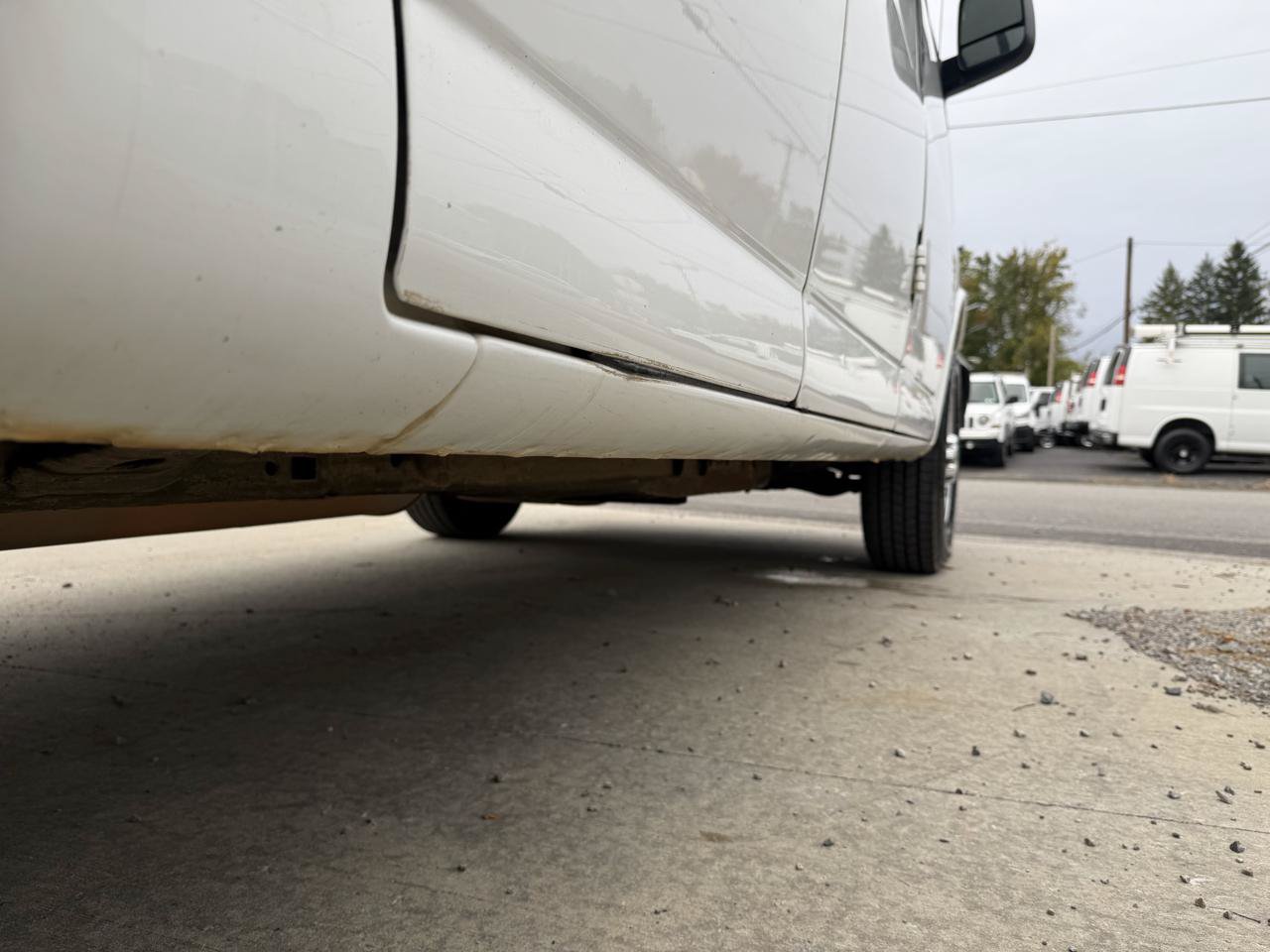 Used 2017 Chevrolet Express 2500 RWD image 20