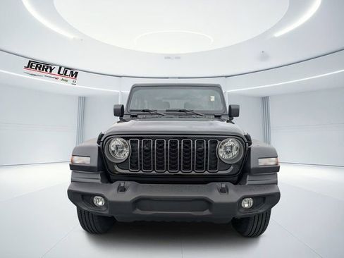 Used 2026 Jeep Wrangler Sport AWD/4WD image 8