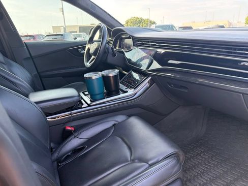 Used 2019 Audi Q8 Prestige w/ Luxury Package AWD/4WD image 9