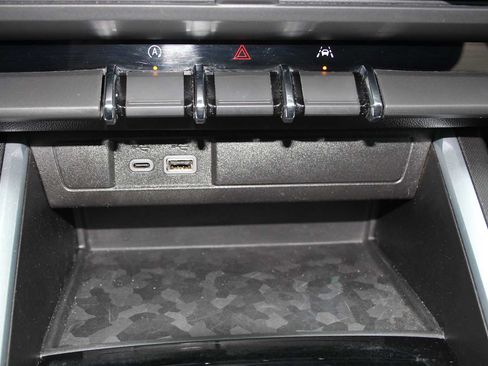 Used 2023 Chevrolet Colorado Trail Boss w/ Technology Package AWD/4WD image 41