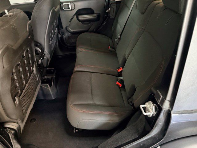 Used 2018 Jeep Wrangler Unlimited Rubicon AWD/4WD image 32