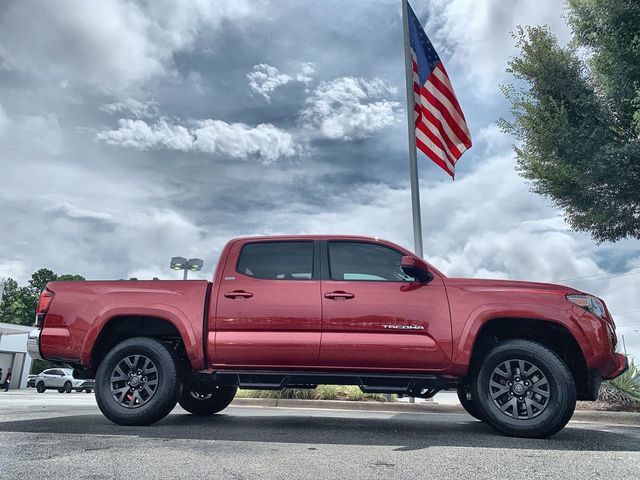 Certified 2022 Toyota Tacoma SR5 AWD/4WD image 9