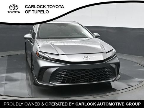 Used 2025 Toyota Camry SE FWD image 6