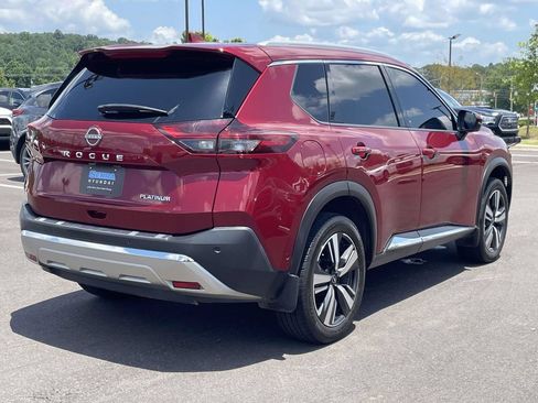 Used 2023 Nissan Rogue Platinum FWD image 3