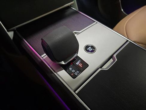 New 2026 Land Rover Range Rover Long Wheelbase SE image 26