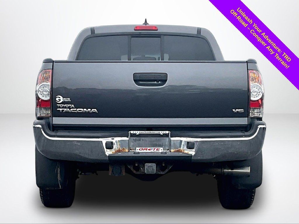 Used 2015 Toyota Tacoma 4x4 Double Cab w/ TRD Off-Road Package image 4