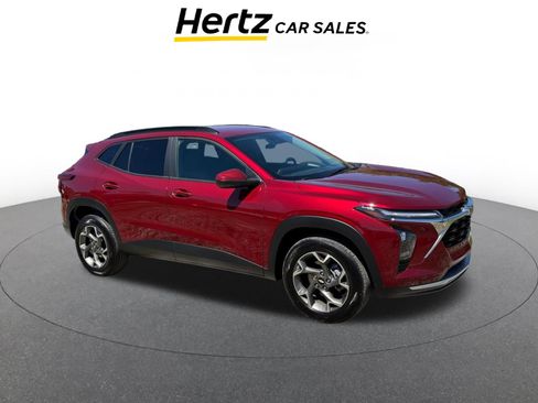 Used 2025 Chevrolet Trax LT w/ LT Convenience Package image 1