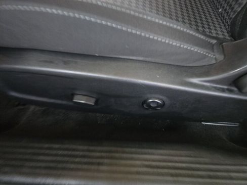 Used 2018 Dodge Challenger SXT w/ Blacktop Package image 16