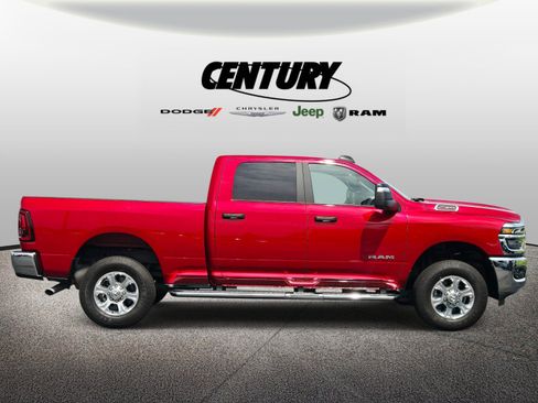 Used 2026 RAM 2500 Big Horn AWD/4WD image 2