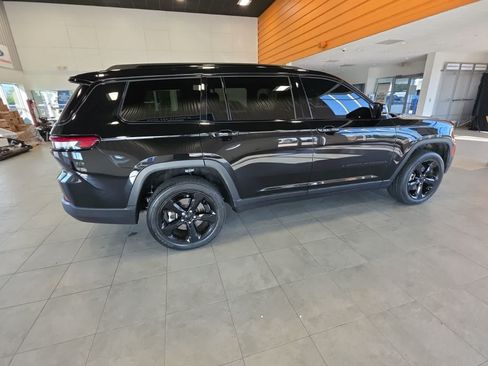 Used 2024 Jeep Grand Cherokee L Laredo AWD/4WD image 8