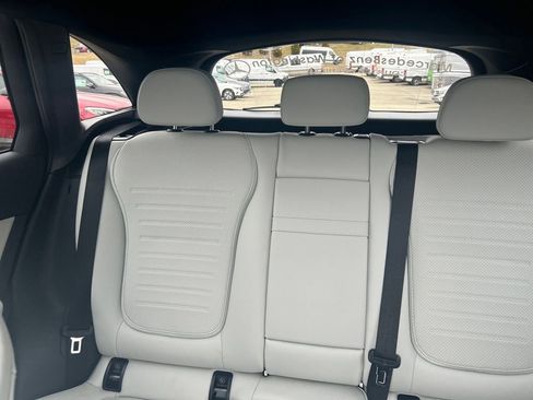 Used 2025 Mercedes-Benz GLC 350e 4MATIC image 15