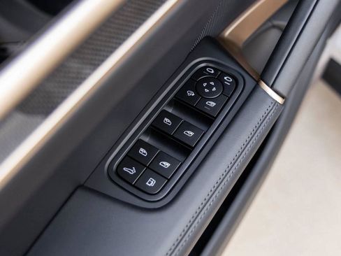 New 2026 Porsche Cayenne Turbo image 77