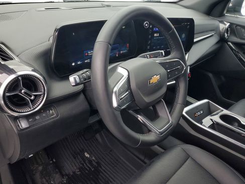 Used 2025 Chevrolet Equinox LT w/ Convenience Package II image 8