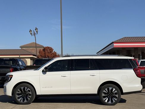 New 2025 Ford Expedition Max Platinum w/ Driver's Package image 25
