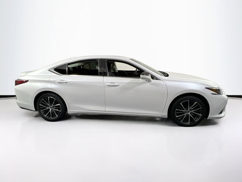 Used 2022 Lexus ES 350 w/ Premium Package image 4