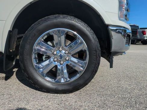 Used 2020 Ford F150 Lariat w/ Equipment Group 502A Luxury AWD/4WD image 11