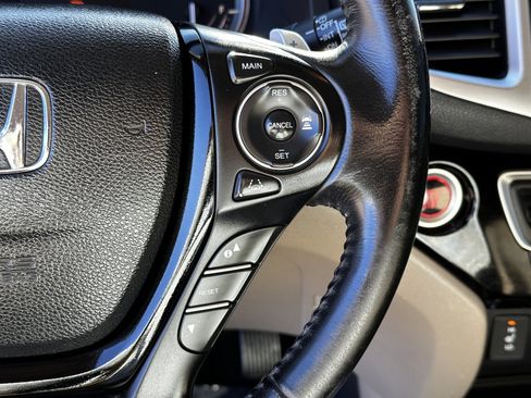 Used 2016 Honda Pilot Touring image 29