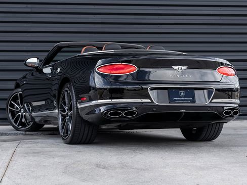 Used 2022 Bentley Continental GT image 6