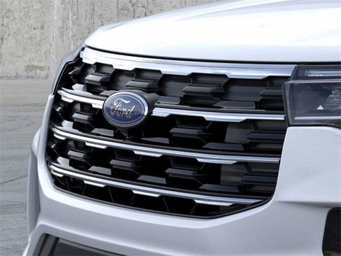 New 2025 Ford Explorer Active w/ Active Comfort Package image 17