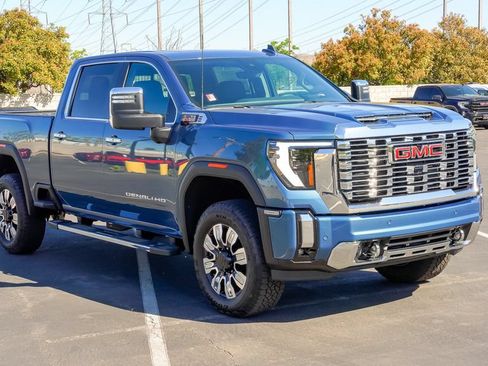 New 2026 GMC Sierra 2500 Denali w/ Denali Reserve Package AWD/4WD image 6