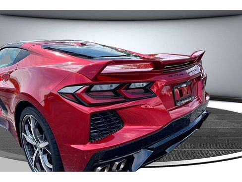Used 2021 Chevrolet Corvette Stingray Premium Cpe w/ Z51 Performance Package RWD image 30