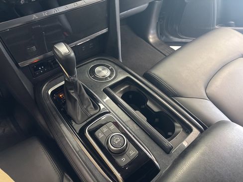 Used 2023 Nissan Armada SV image 25