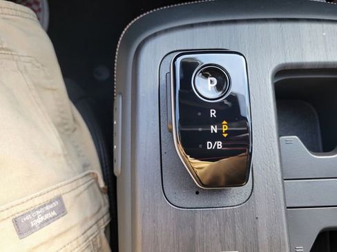 New 2025 Nissan Ariya AWD image 28