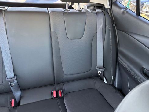 Used 2025 Buick Encore GX Preferred image 37