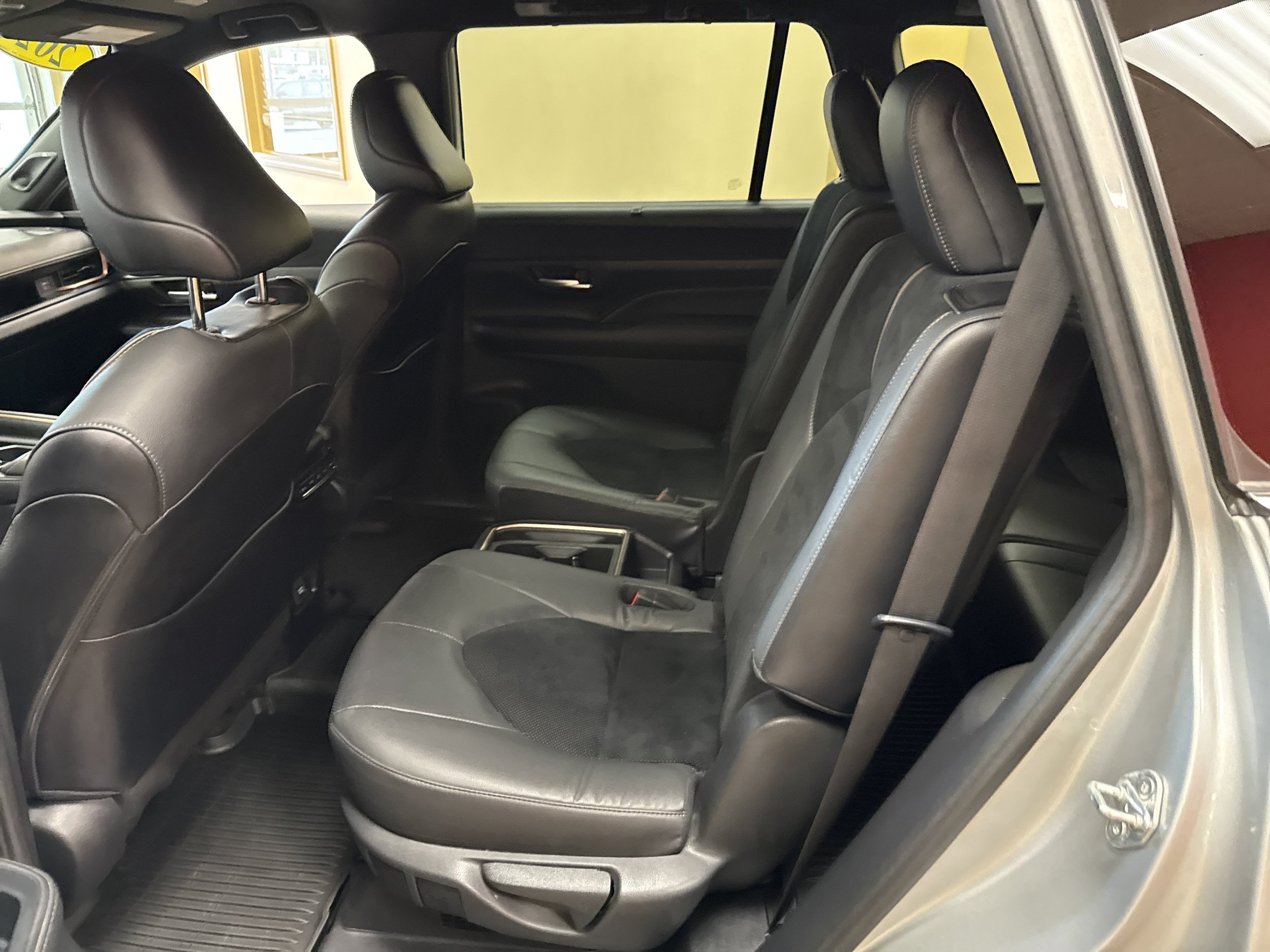 Used 2024 Toyota Grand Highlander AWD Hybrid image 28