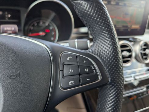 Used 2019 Mercedes-Benz GLC 300 4MATIC image 18